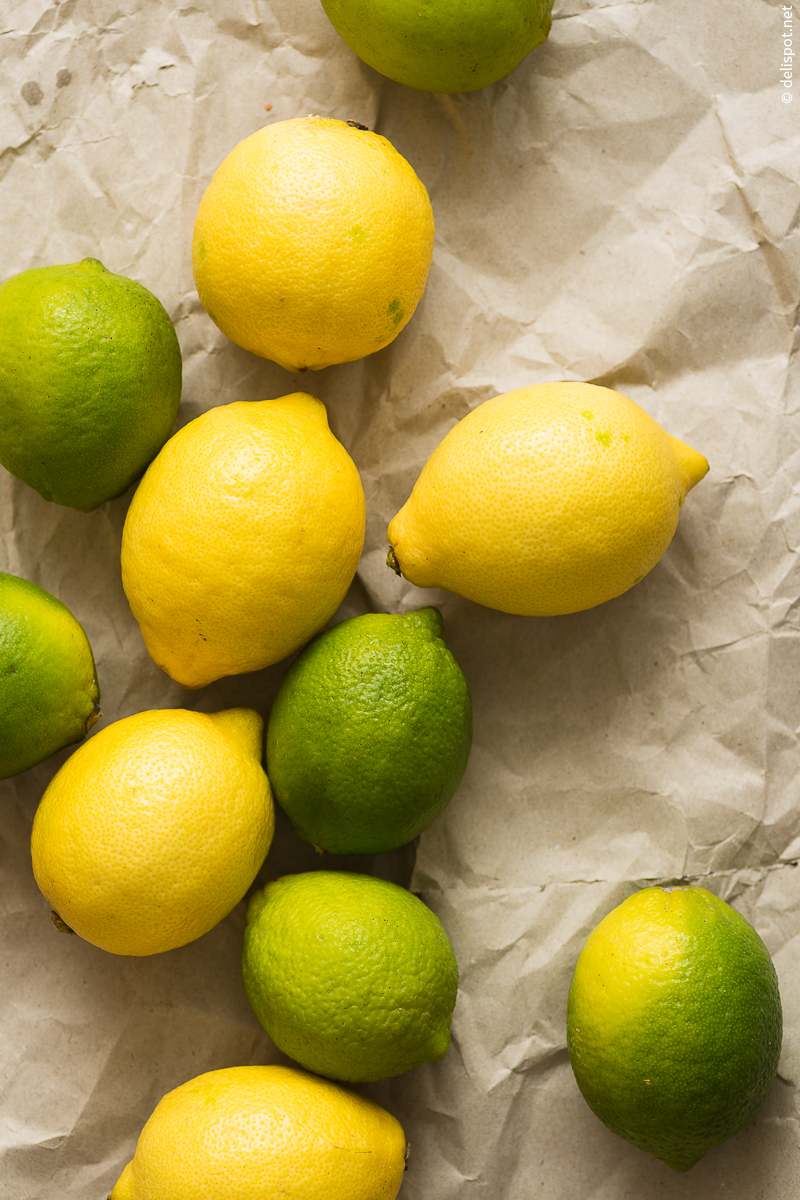 Zitronen und Limetten, ganze Früchte