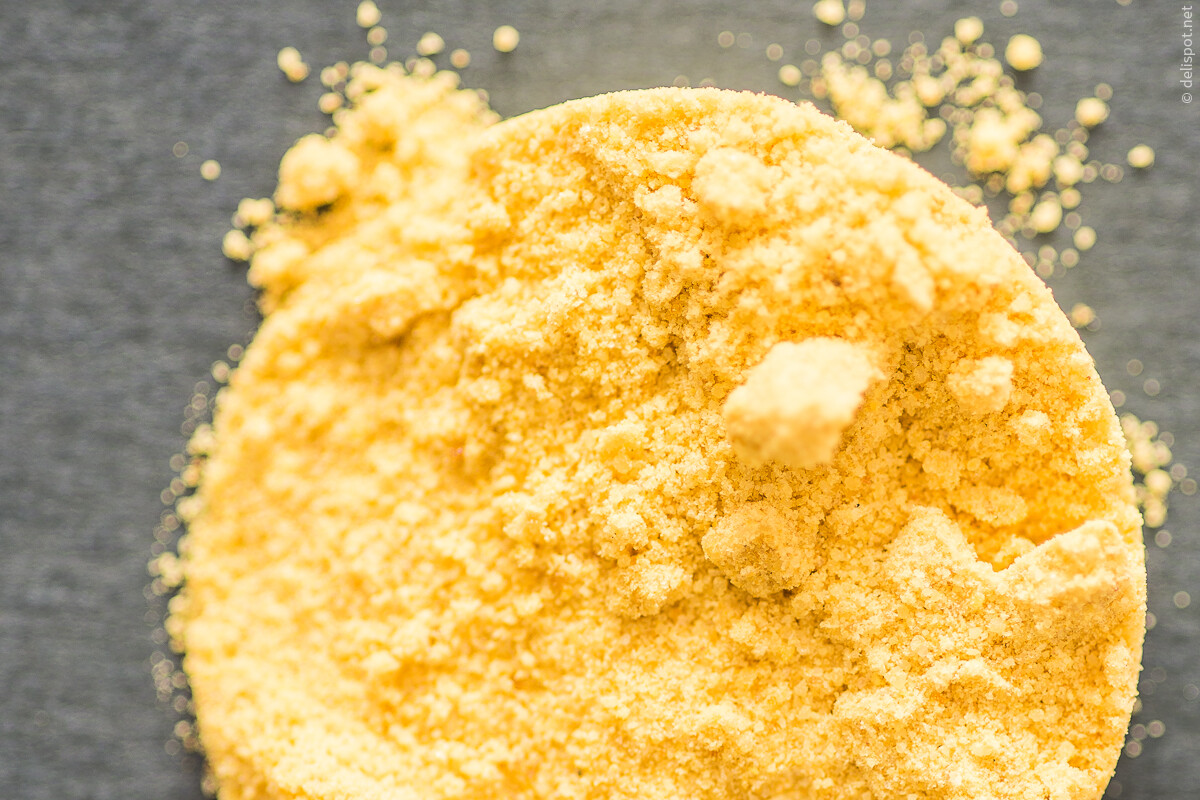 Asant (Ferula assa-foetida), auch Stinkwurz, Teufelsdreck oder Asafoetida genannt