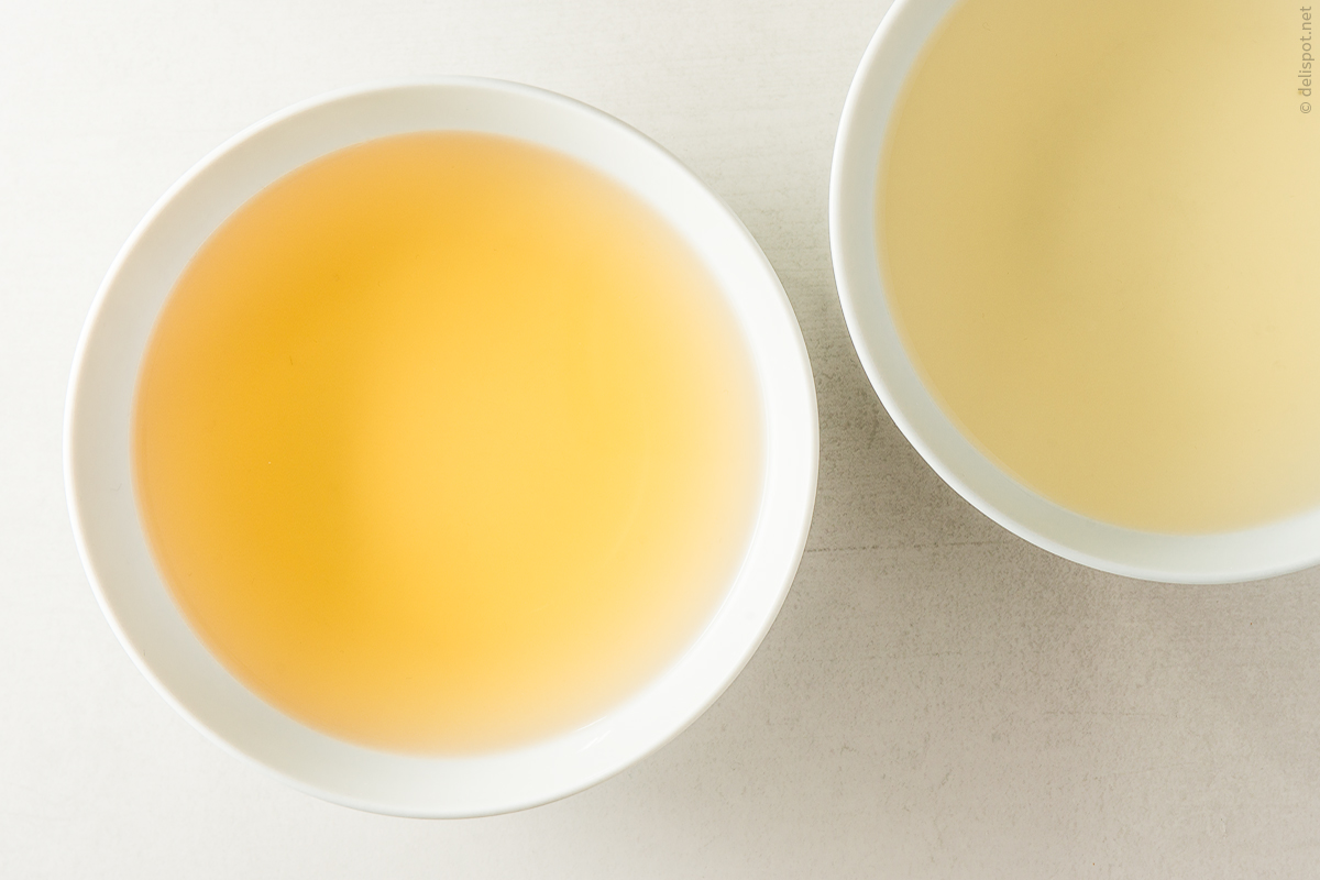 Awase Dashi, links Ichiban Dashi (erstes Dashi), rechts Niban Dashi (zweites Dashi)