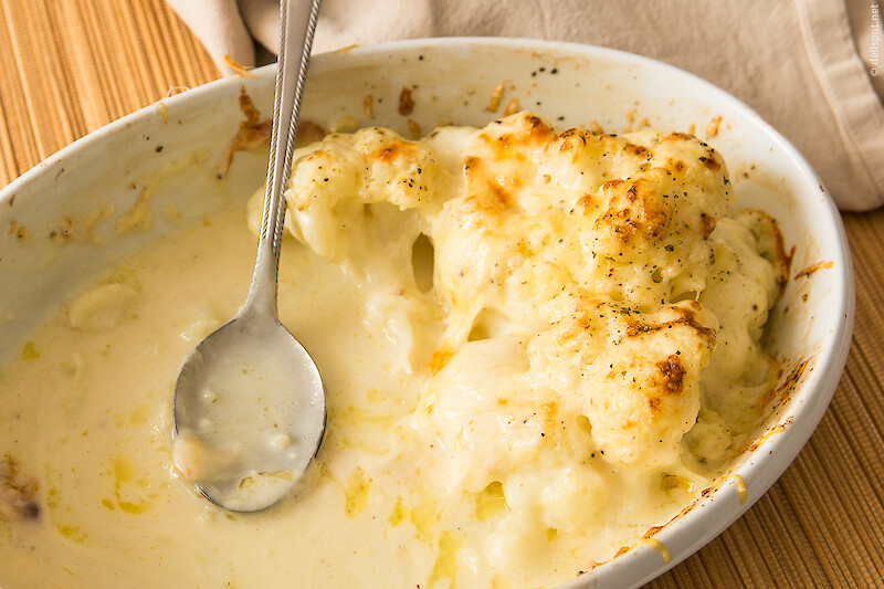 Blumenkohl Dubarry (überbacken mit Sauce Bechamel und Käse)