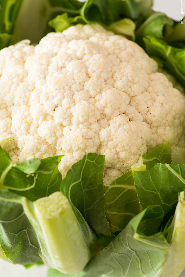 Blumenkohl mit Hüllblättern
