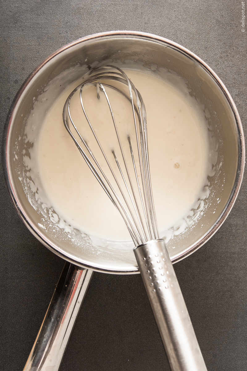 Sauce Béchamel, weiße Grundsauce der klassischen französischen Küche