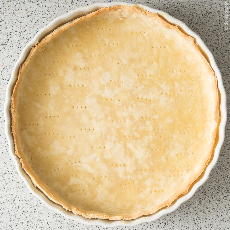 Quiche, ferig zum Füllen: Blind gebackener Mürbeteigboden mit Rand