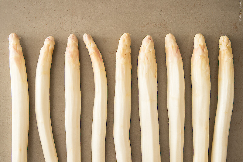 Weißer Spargel, frisch geschält