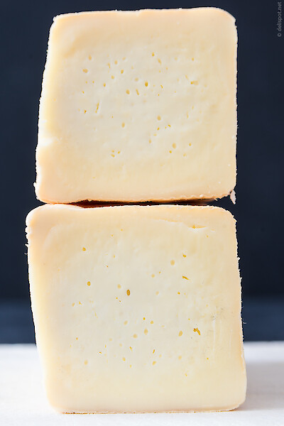 Limburger aufgeschnitten, noch nicht vollständig durchgereift