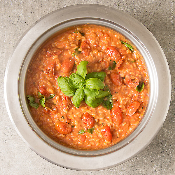 Risotto mit Tomaten und Basilikum