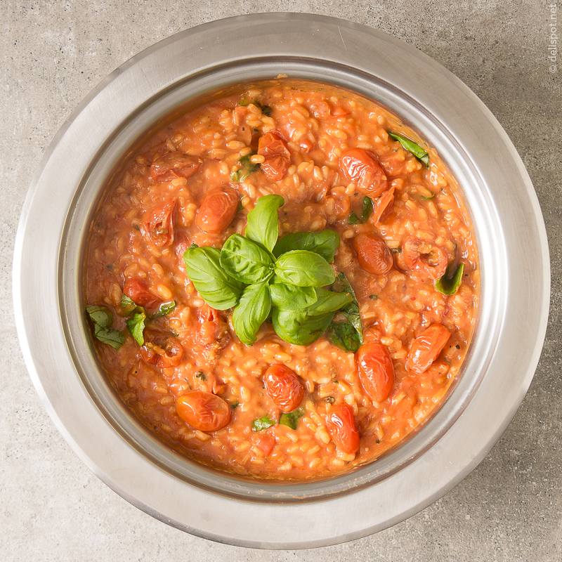 Risotto mit Tomaten und Basilikum